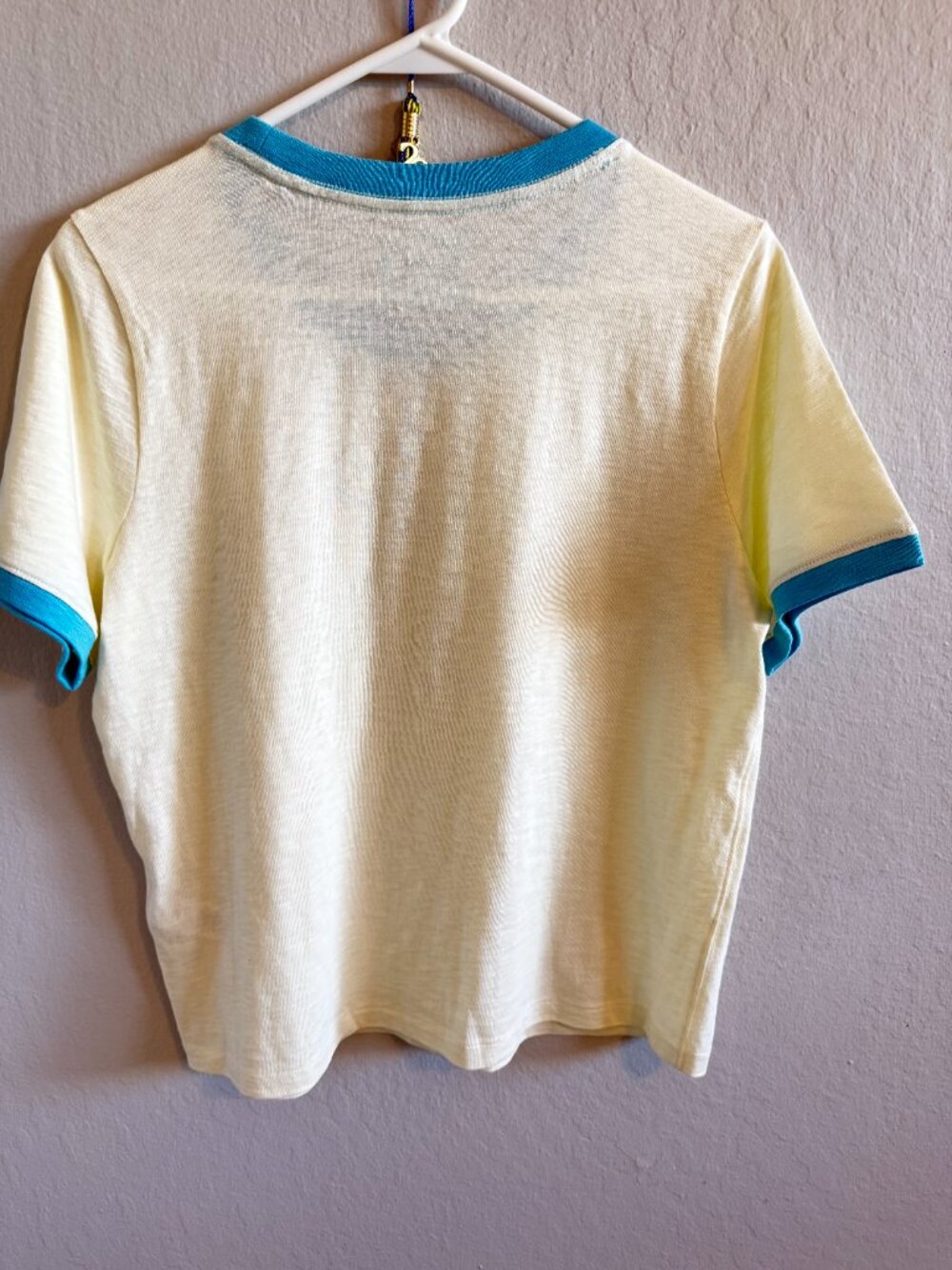Faherty Sunwashed Essential Tee Lemon Sorbet Size S NWT MSRP $68 Regenerative Co - Picture 4 of 4